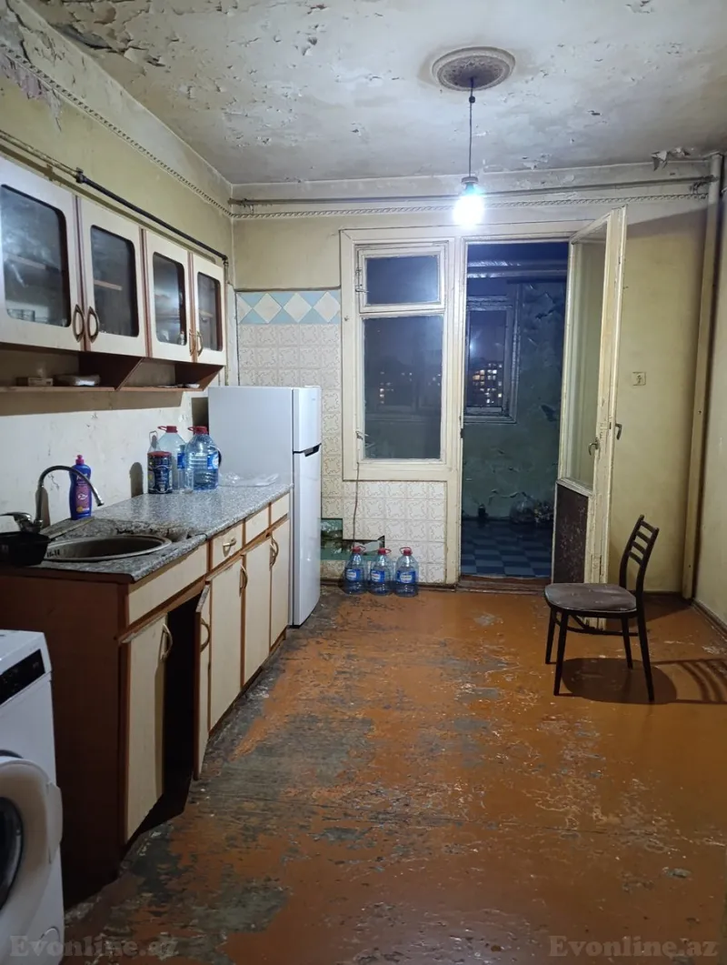 Satılır 5 otaqlı Mənzil Köhnə tikili 120 m² Memar Əcəmi m. - şəkil 5