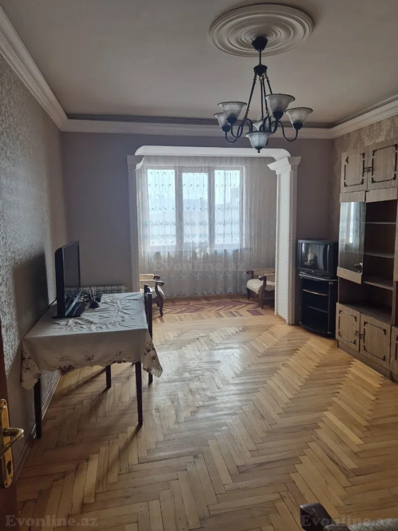 Satılır 2 otaqlı Mənzil Köhnə tikili 49 m² 4-cü mikrorayon - şəkil 2