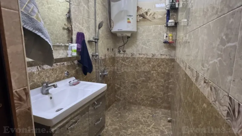 Satılır 5 otaqlı Mənzil Köhnə tikili 120 m² Massiv D - şəkil 5