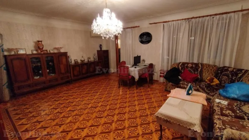 Satılır 4 otaqlı Mənzil Köhnə tikili 110 m² Nəriman Nərimanov m.
