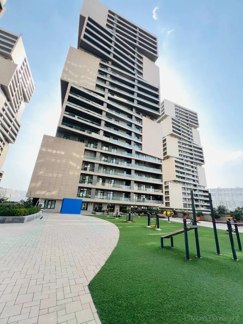 Kirayə verilir 3 otaqlı Mənzil Yeni tikili 120 m² 8 Noyabr m.