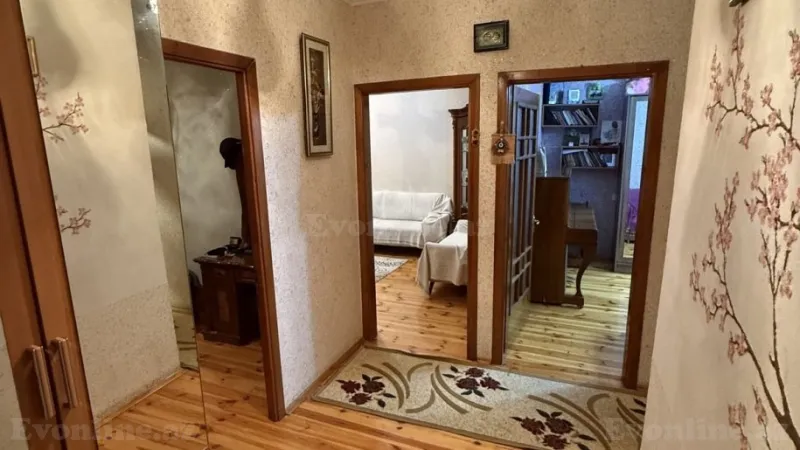 Satılır 3 otaqlı Mənzil Köhnə tikili 80 m² Qaraçuxur - şəkil 2