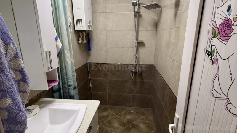 Satılır 3 otaqlı Mənzil Köhnə tikili 80 m² Qaraçuxur - şəkil 13