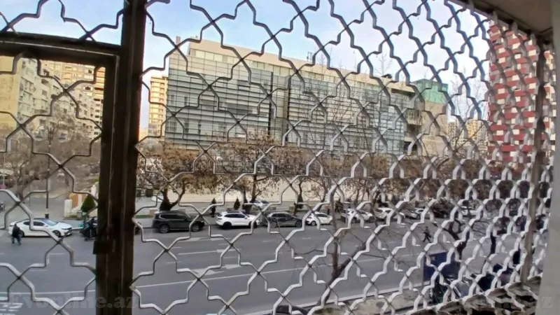 Kirayə verilir 3 otaqlı Mənzil Köhnə tikili 70 m² Nəsimi r. - şəkil 16