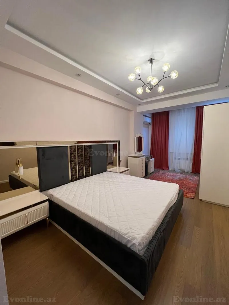 Kirayə verilir 3 otaqlı Mənzil Yeni tikili 135 m² İnşaatçılar m. - şəkil 2