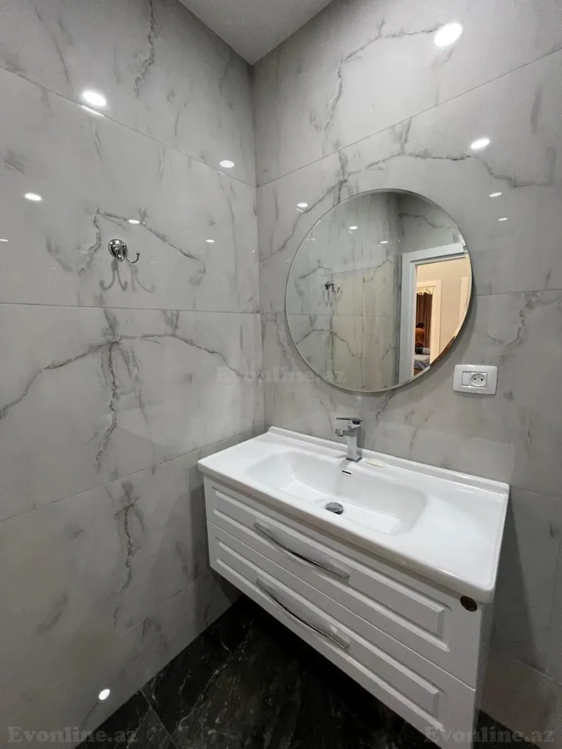 Kirayə verilir 3 otaqlı Mənzil Yeni tikili 135 m² İnşaatçılar m. - şəkil 3