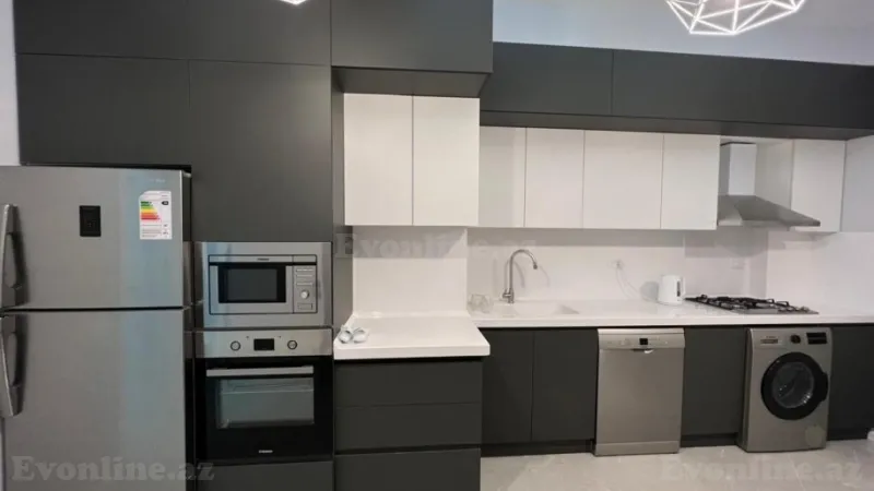 Kirayə verilir 3 otaqlı Mənzil Yeni tikili 135 m² İnşaatçılar m. - şəkil 8