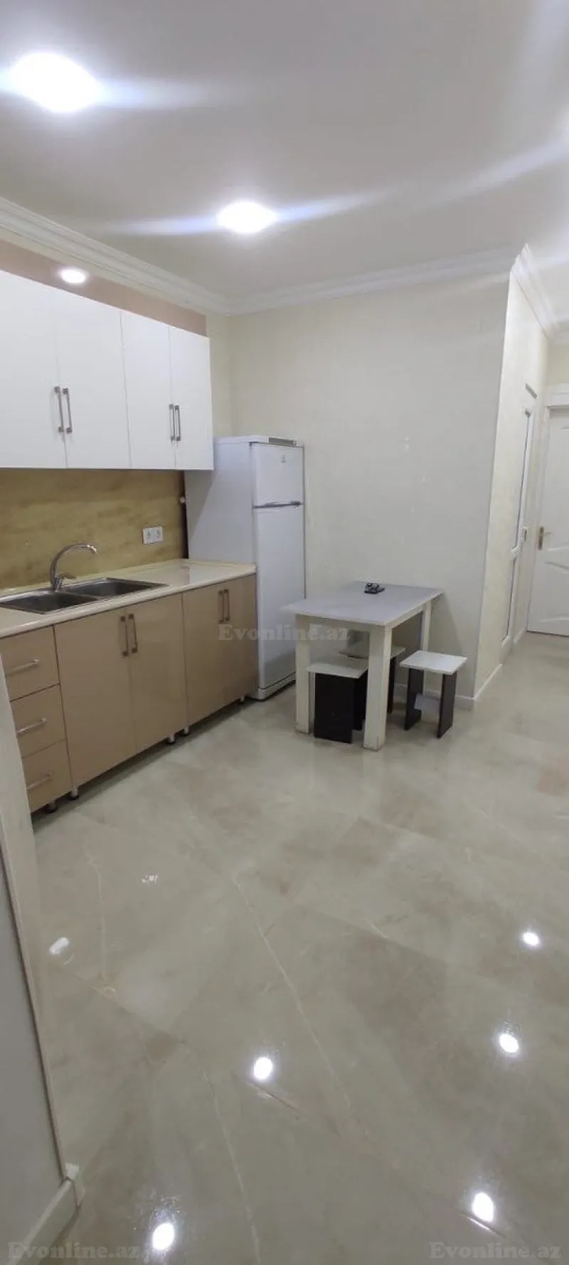 Kirayə verilir 2 otaqlı Mənzil Yeni tikili 50 m² 7-ci mikrorayon