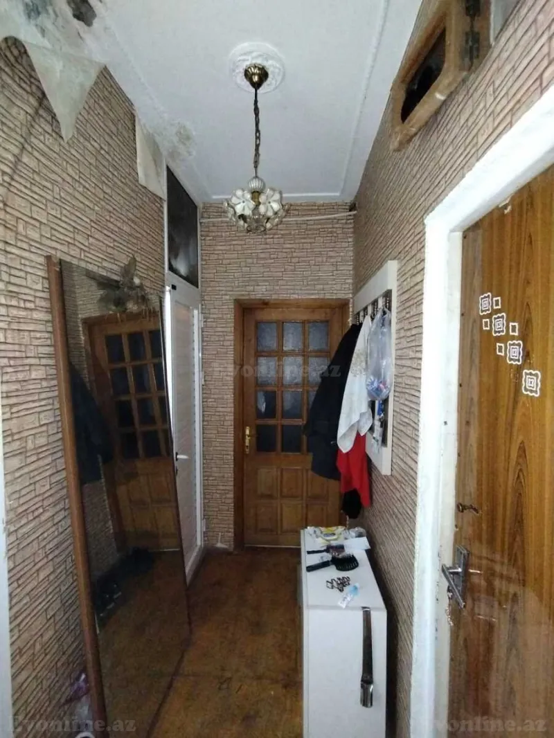 Satılır 2 otaqlı Mənzil Köhnə tikili 45 m² 4-cü mikrorayon - şəkil 2