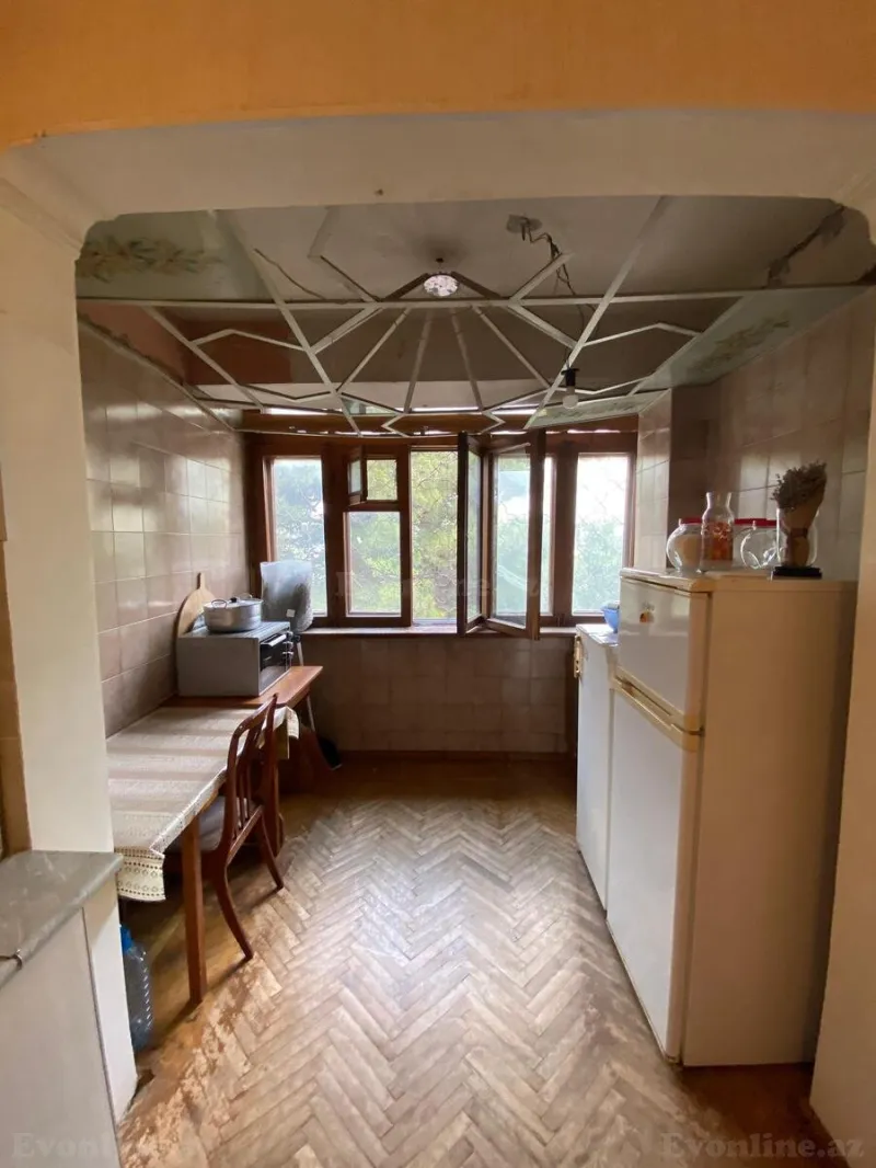 Satılır 4 otaqlı Mənzil Köhnə tikili 80 m² Badamdar - şəkil 13