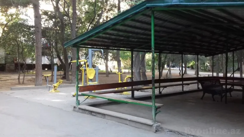 Satılır 2 otaqlı Mənzil Köhnə tikili 65 m² 8-ci mikrorayon - şəkil 4