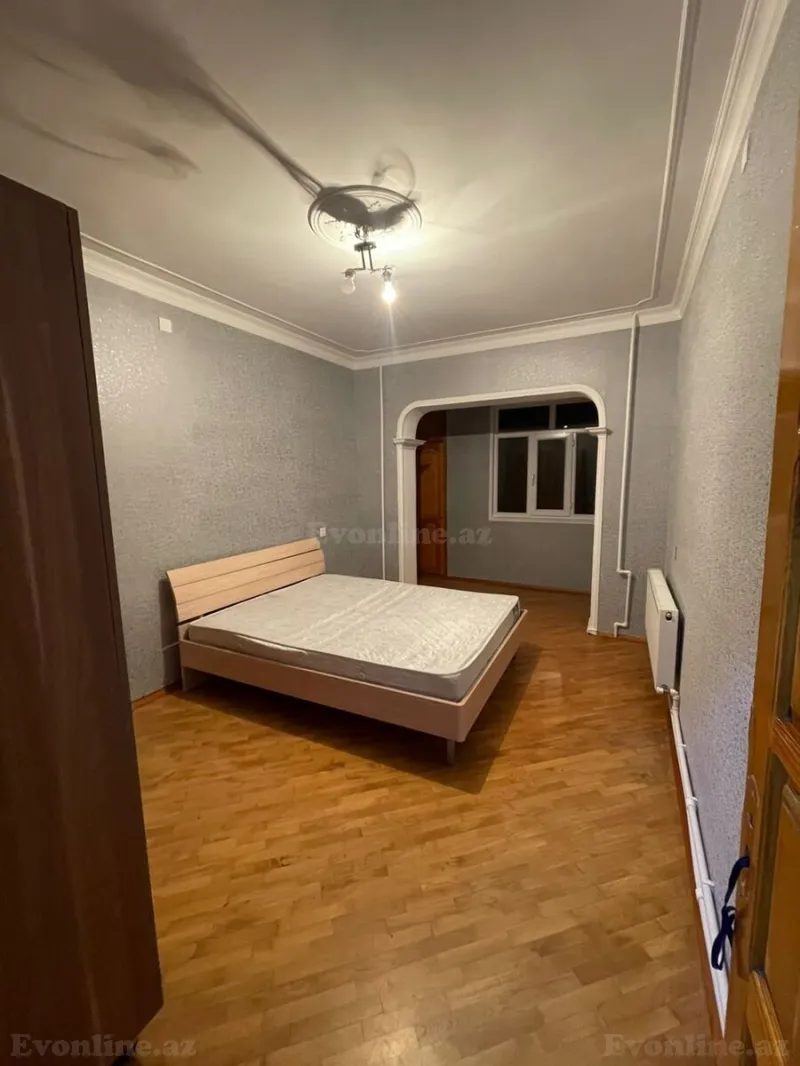 Satılır 2 otaqlı Mənzil Köhnə tikili 65 m² 8-ci mikrorayon - şəkil 6