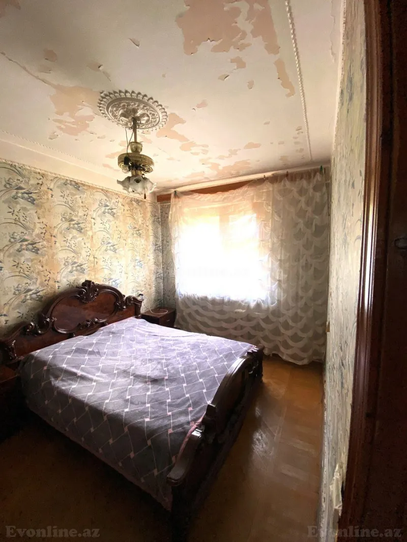 Satılır 4 otaqlı Mənzil Köhnə tikili 100 m² Səbail r. - şəkil 7