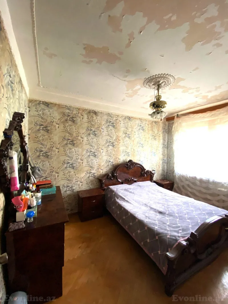 Satılır 4 otaqlı Mənzil Köhnə tikili 100 m² Səbail r. - şəkil 8