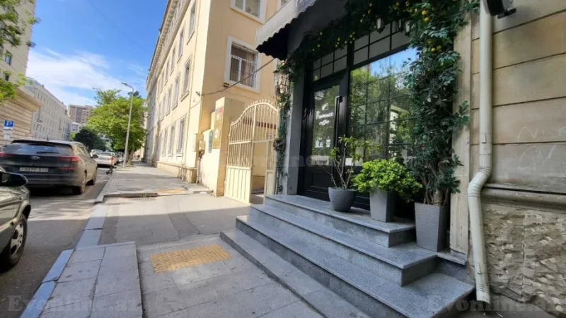 Kirayə verilir Obyekt 130 m² 28 May m.