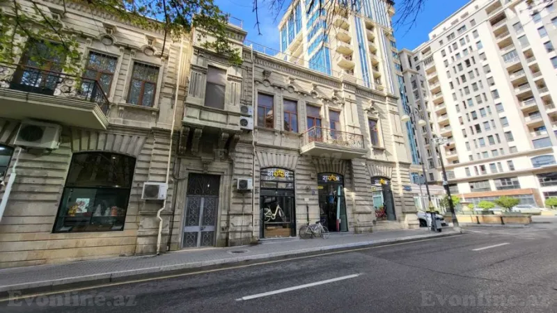 Satılır 3 otaqlı Mənzil Köhnə tikili 100 m² Sahil m. - şəkil 2