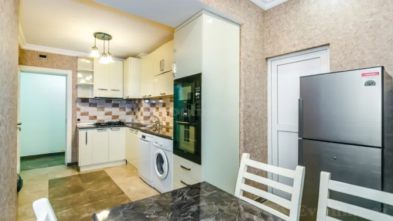 Kirayə verilir 3 otaqlı Mənzil Yeni tikili 105 m² 28 May m. - şəkil 3