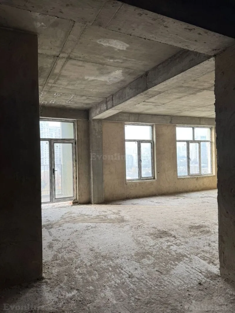 Satılır 3 otaqlı Mənzil Yeni tikili 83 m² Nizami m.