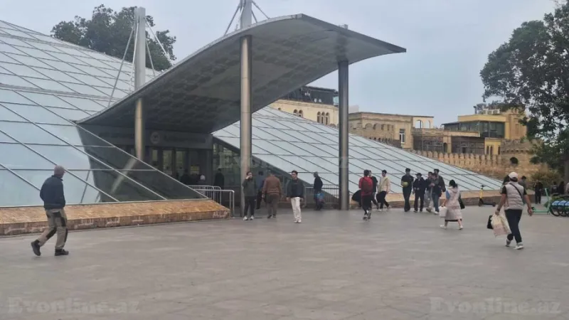 Satılır 2 otaqlı Mənzil Köhnə tikili 63 m² İçərişəhər m.