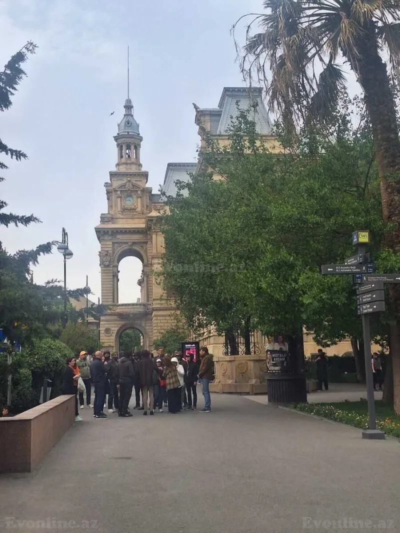 Satılır 2 otaqlı Mənzil Köhnə tikili 63 m² İçərişəhər m. - şəkil 2