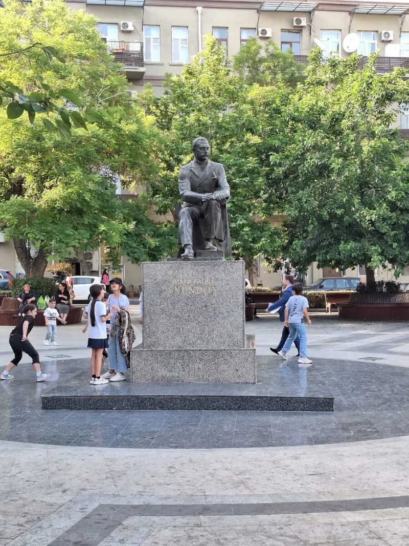 Satılır 2 otaqlı Mənzil Köhnə tikili 63 m² İçərişəhər m. - şəkil 3