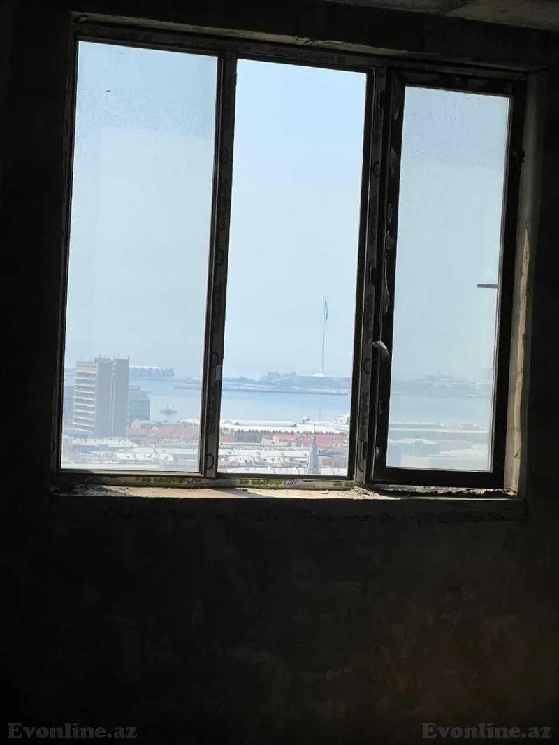 Satılır 4 otaqlı Mənzil Yeni tikili 184 m² 28 May m. - şəkil 3