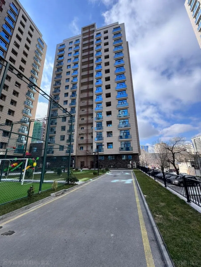 Satılır 4 otaqlı Mənzil Yeni tikili 149 m² 28 May m.