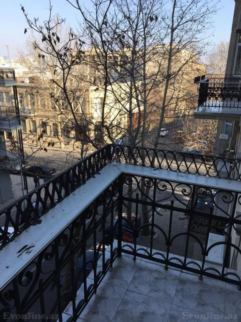 Satılır 4 otaqlı Mənzil Köhnə tikili 180 m² İçərişəhər m. - şəkil 10