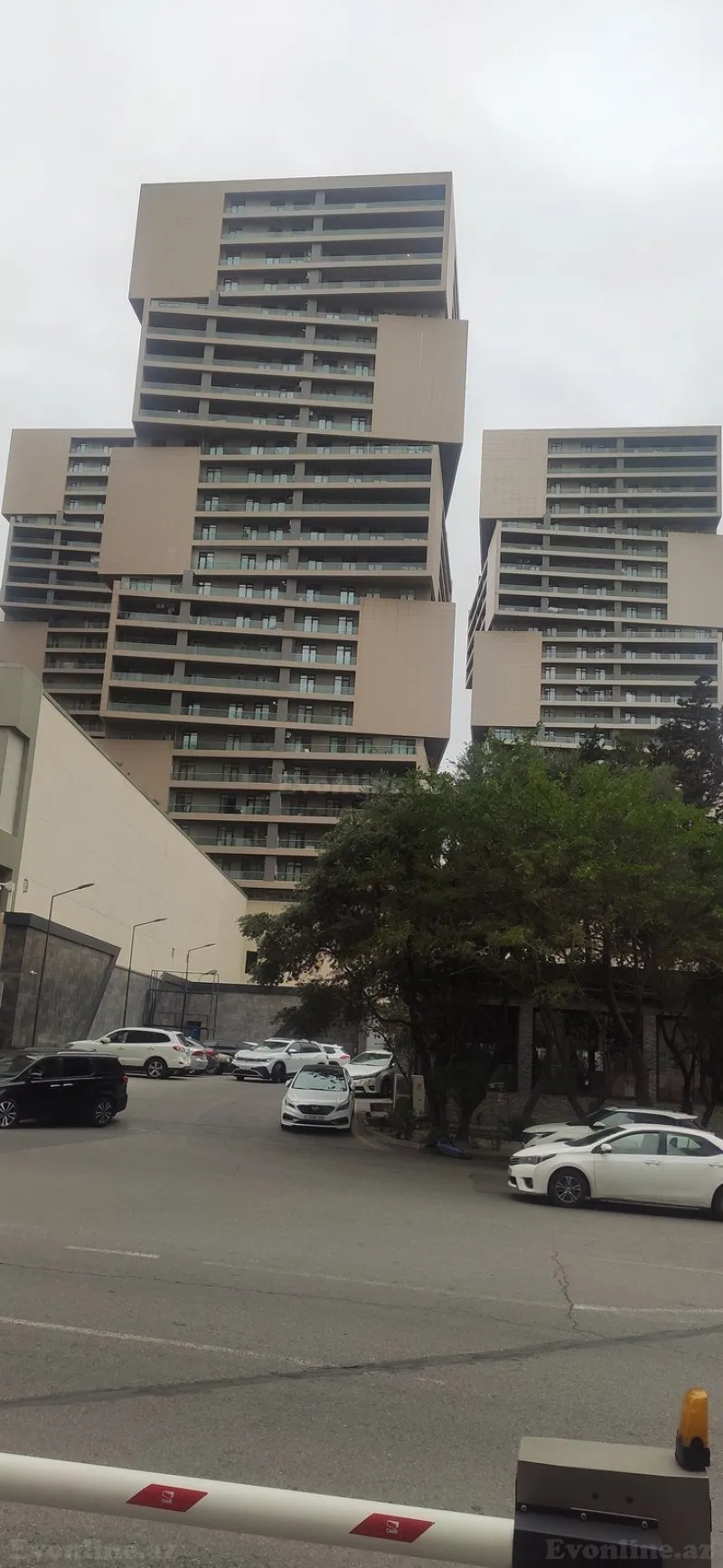 Satılır 3 otaqlı Mənzil Yeni tikili 148 m² 8 Noyabr m. - şəkil 4