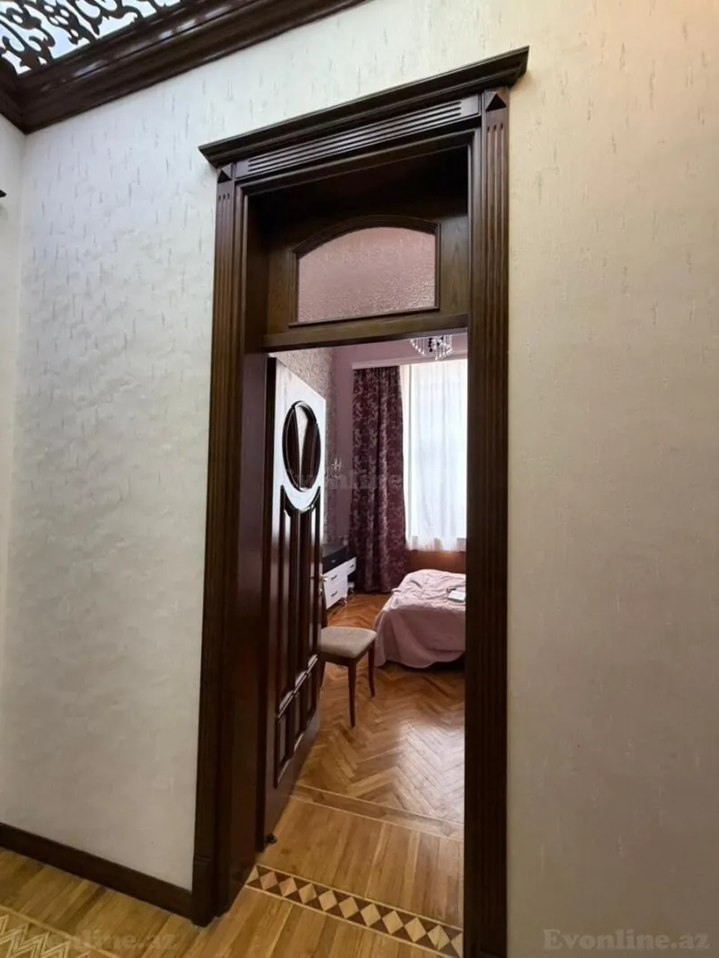 Kirayə verilir 3 otaqlı Mənzil Köhnə tikili 105 m² Sahil m. - şəkil 6