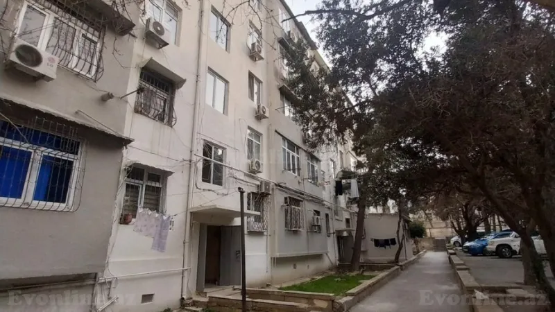 Kirayə verilir 2 otaqlı Mənzil Köhnə tikili 50 m² 1-ci mikrorayon