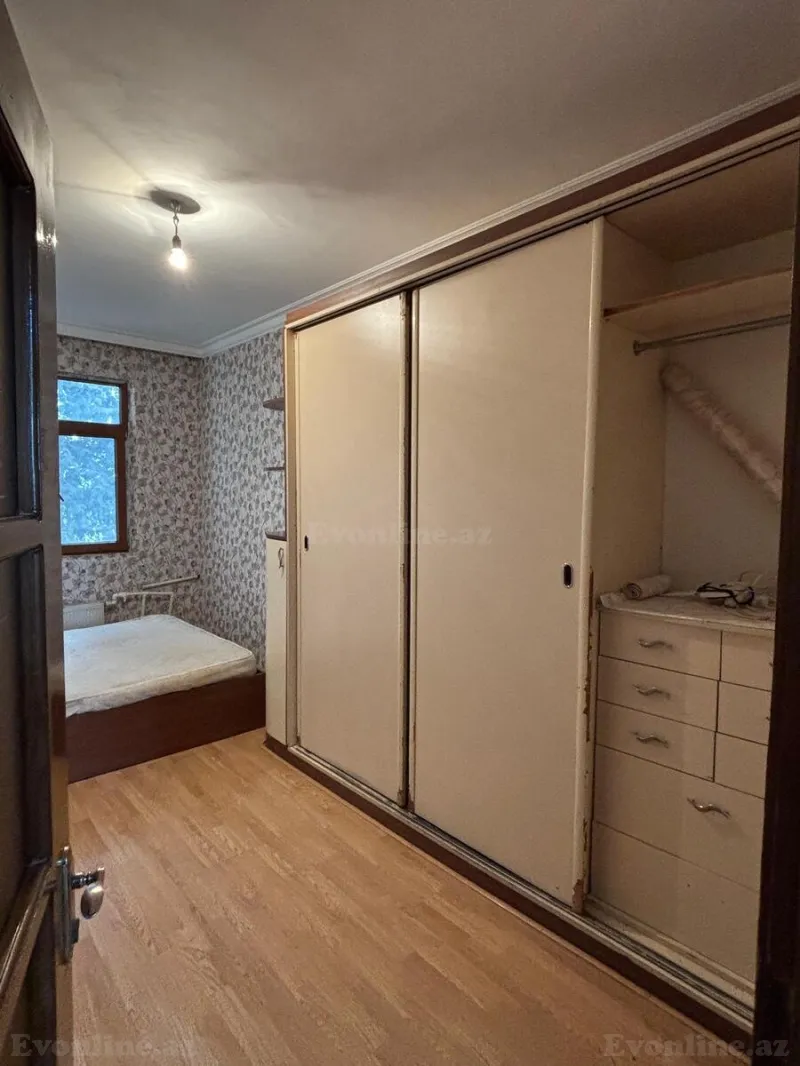 Satılır 2 otaqlı Mənzil Köhnə tikili 52 m² 6-cı mikrorayon - şəkil 3