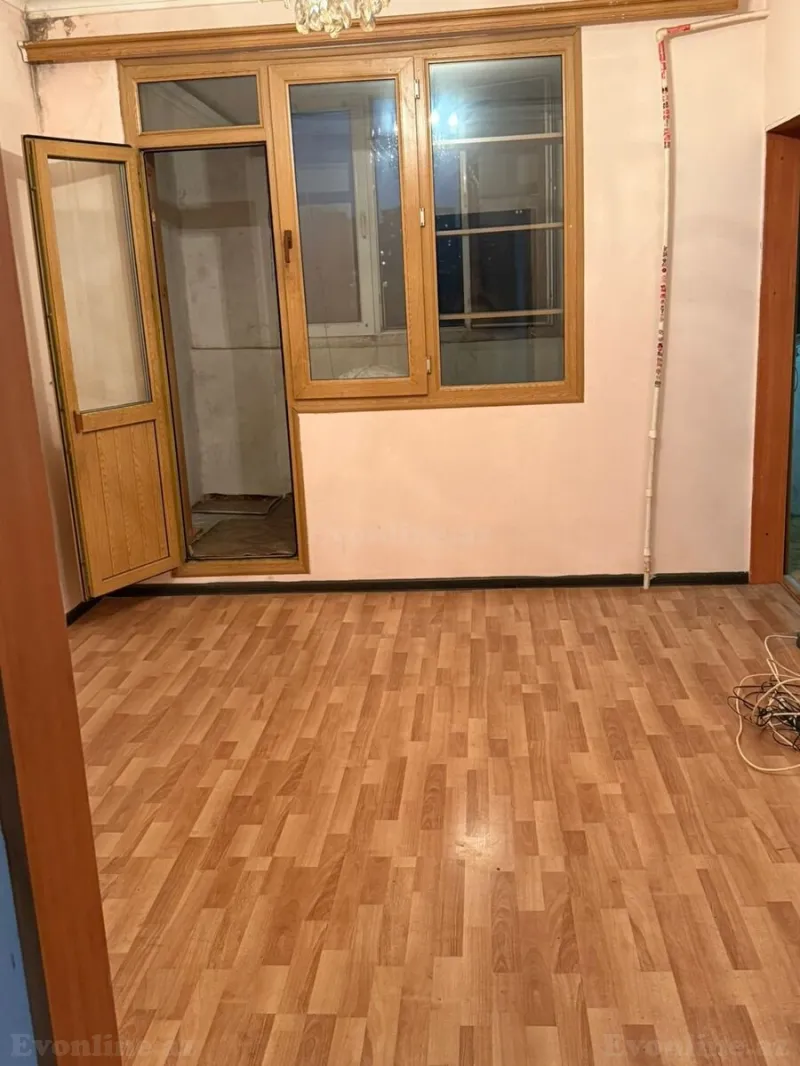 Kirayə verilir 2 otaqlı Mənzil Köhnə tikili 50 m² 3-cü mikrorayon