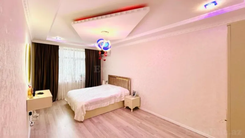 Satılır 3 otaqlı Mənzil Köhnə tikili 70 m² Azadlıq prospekti m.