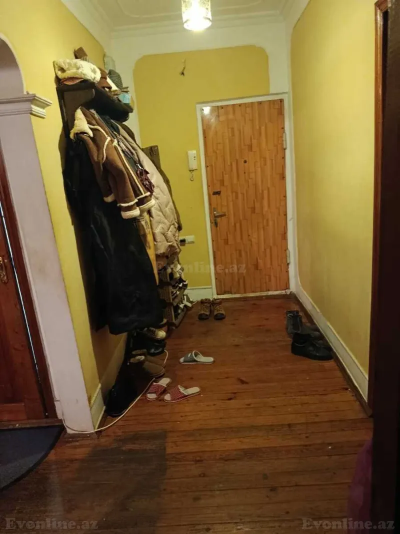 Satılır 3 otaqlı Mənzil Köhnə tikili 75 m² Xalqlar Dostluğu m. - şəkil 2