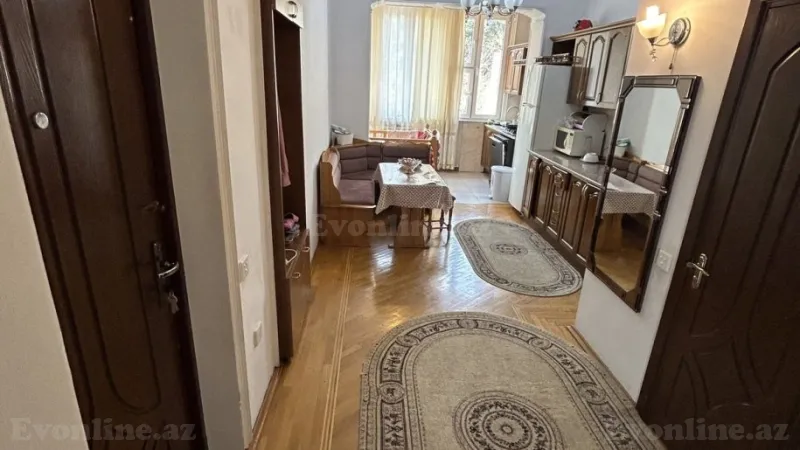 Satılır 3 otaqlı Mənzil Köhnə tikili 80 m² Yasamal