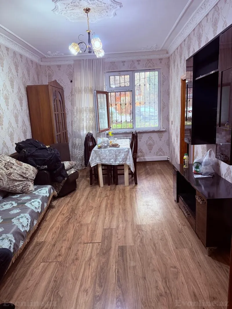 Bakı, Nəsimi r., Memar Əcəmi m., 2-ci mikrorayonda 3 otaqlı mənzil kirayə verilir