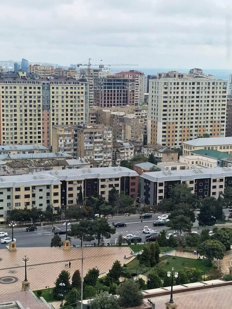 Satılır 4 otaqlı Mənzil Yeni tikili 201 m² Elmlər Akademiyası m. - şəkil 3