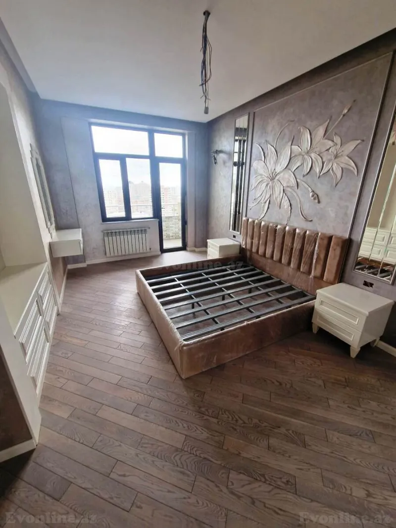 Satılır 4 otaqlı Mənzil Yeni tikili 201 m² Elmlər Akademiyası m. - şəkil 9