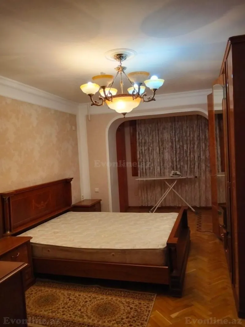 Bakı, Yasamal r., Elmlər Akademiyası m., Yeni Yasamalda 4 otaqlı mənzil kirayə verilir