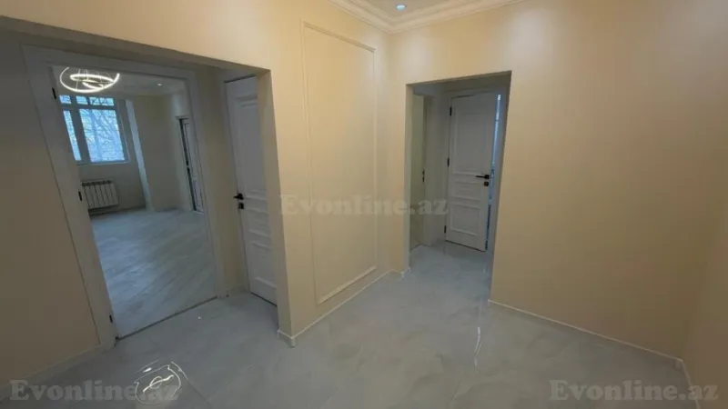 Satılır 4 otaqlı Mənzil Köhnə tikili 110 m² Xalqlar Dostluğu m.