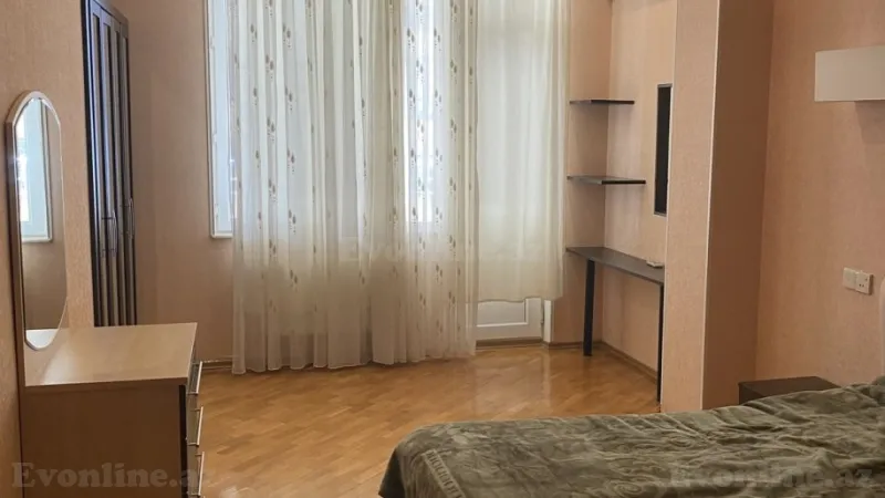 Satılır 2 otaqlı Mənzil Yeni tikili 105 m² 28 May m. - şəkil 3