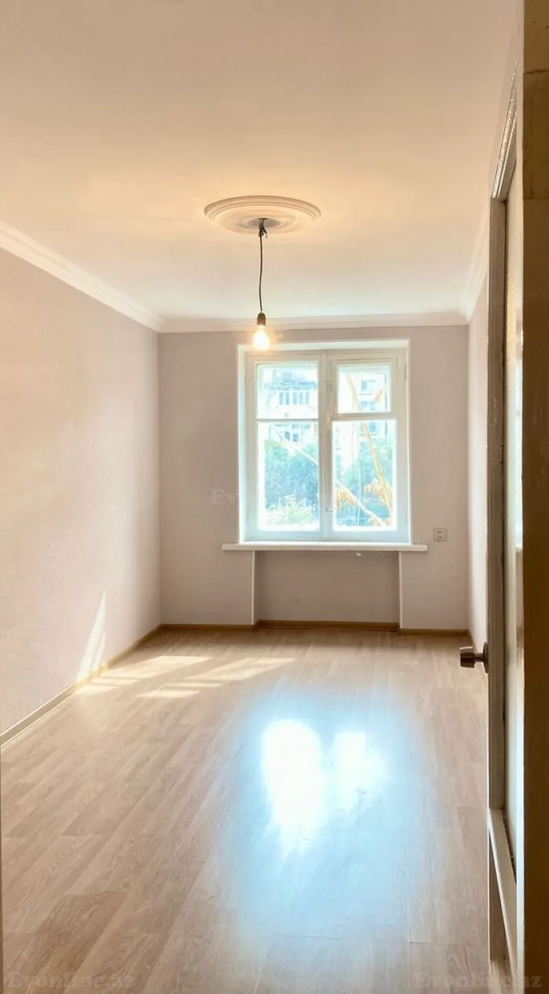 Satılır 2 otaqlı Mənzil Köhnə tikili 50 m² Yasamal r.