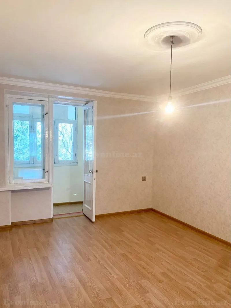 Satılır 2 otaqlı Mənzil Köhnə tikili 50 m² Yasamal r. - şəkil 3