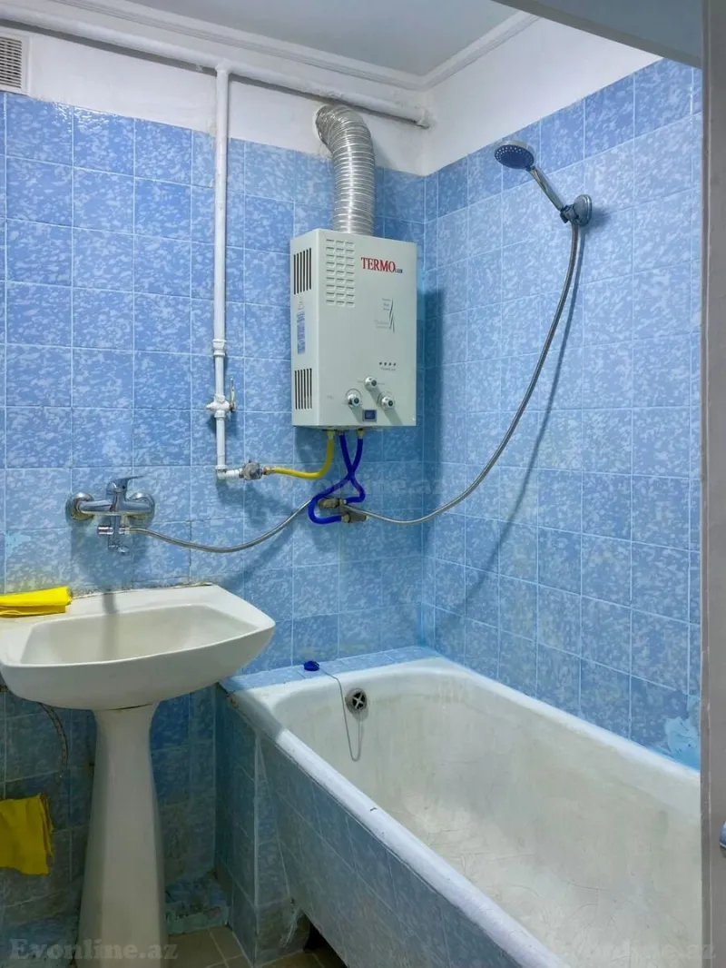 Satılır 2 otaqlı Mənzil Köhnə tikili 50 m² Yasamal r. - şəkil 12