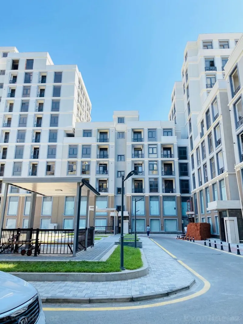 Kirayə verilir 3 otaqlı Mənzil Yeni tikili 100 m² 8 Noyabr m.
