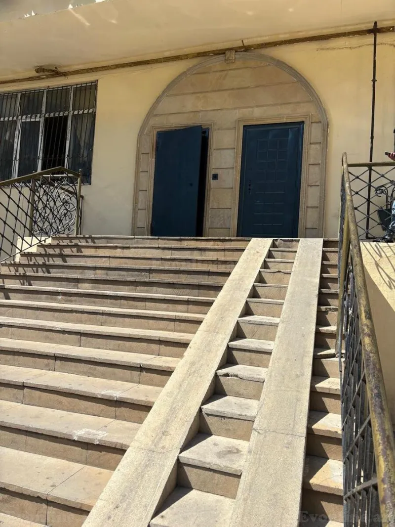 Bakı, Binəqədi r., 9-cu mikrorayonda obyekt satılır