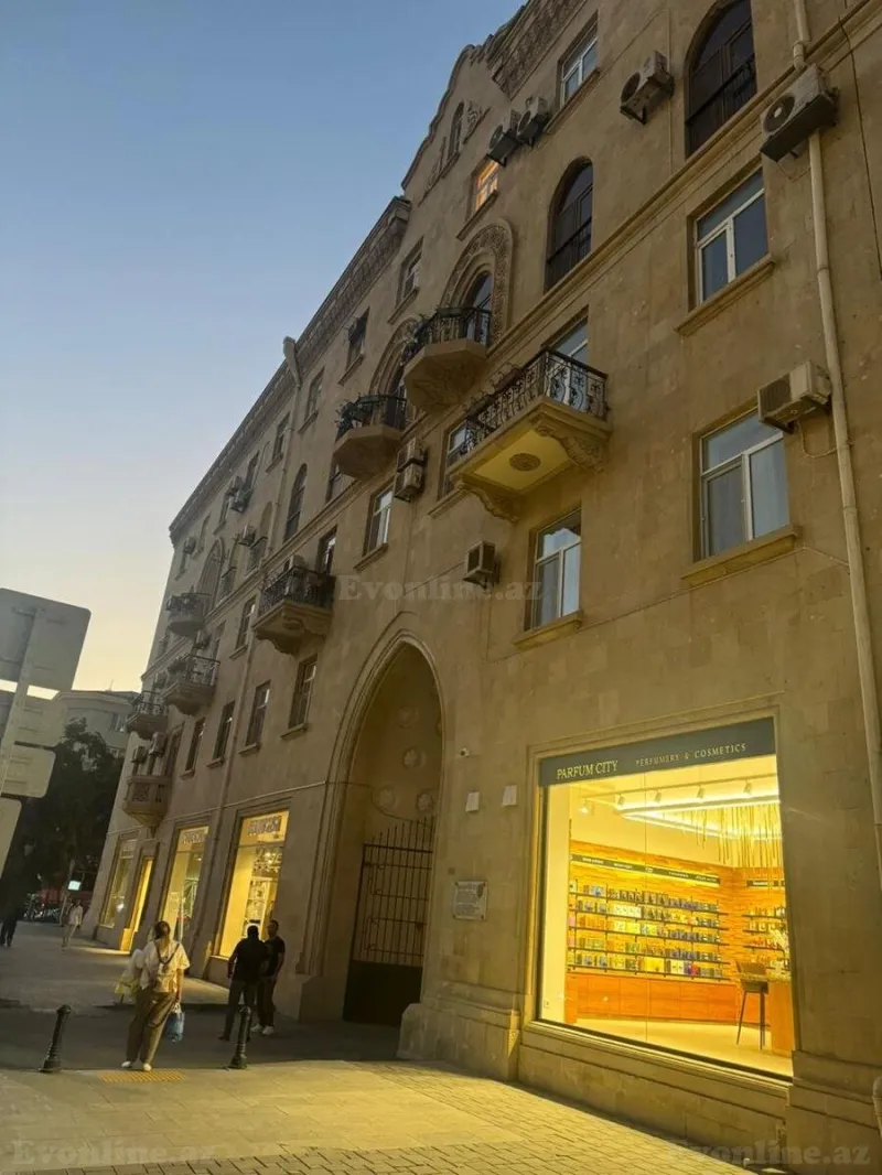 Kirayə verilir 2 otaqlı Mənzil Köhnə tikili 68 m² 28 May m.