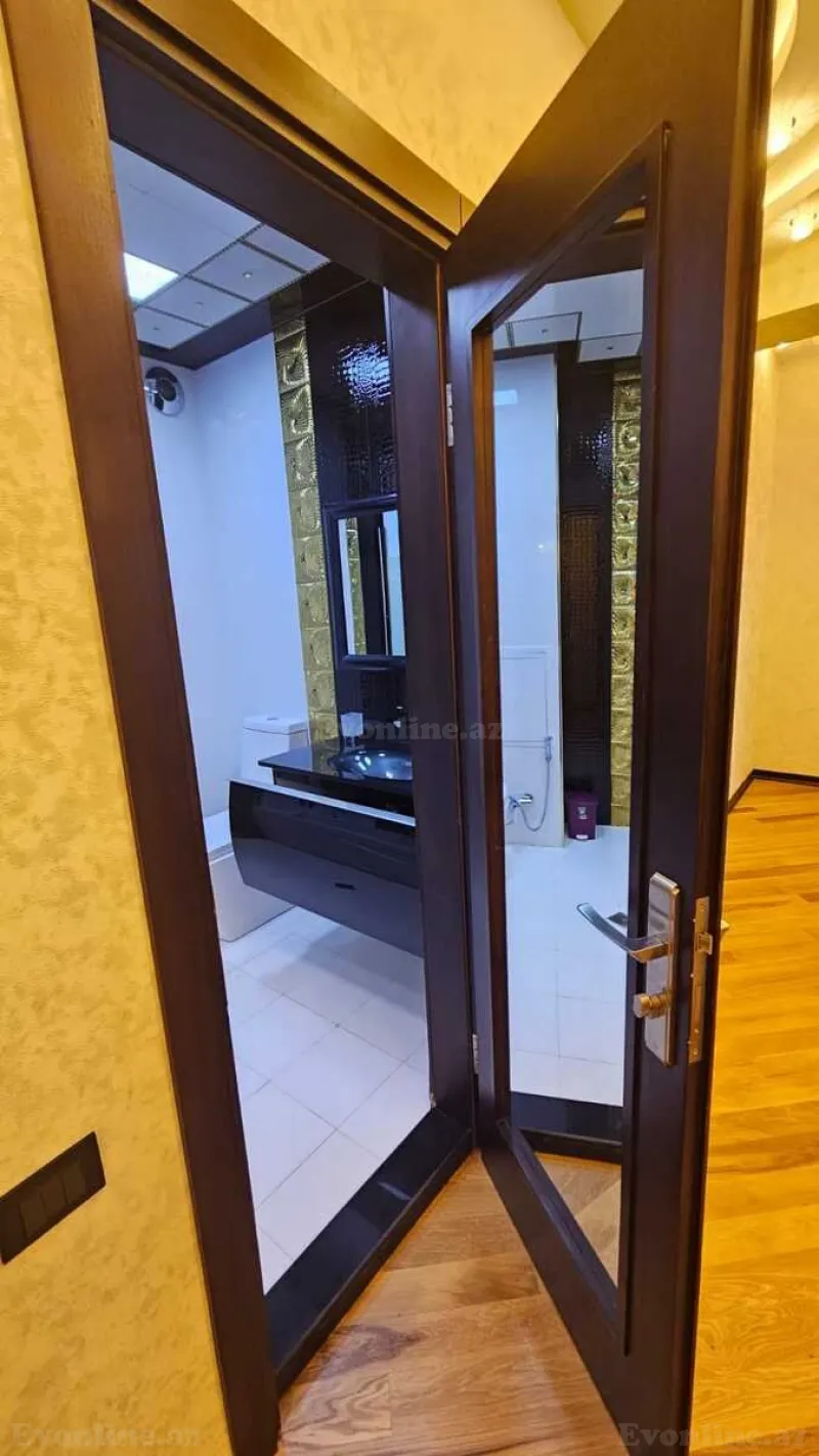 Satılır 3 otaqlı Mənzil Yeni tikili 200 m² 28 May m. - şəkil 17