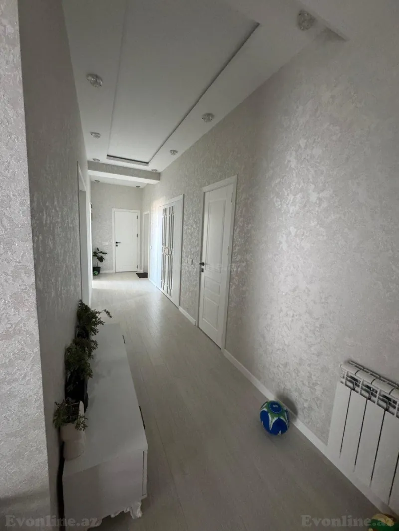 Satılır 3 otaqlı Mənzil Yeni tikili 122 m² 7-ci mikrorayon - şəkil 2